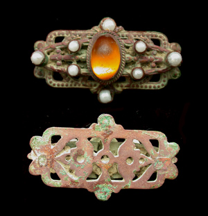 Brooch, 19th Cent with stone and pearls Brooch, 19th Cent with stone and pearls